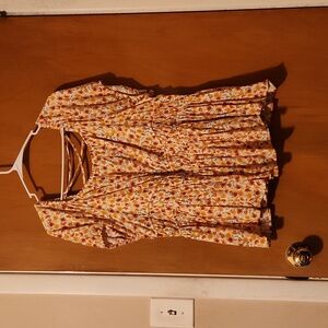 Torrid Criss Cross Back Floral Top Size 14/16 (Torrid Size 1)